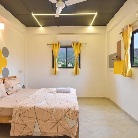 Ll Empyrean Stays Ll 6Bhk Ac Black Bunglow Ll Lonavala Exterior photo