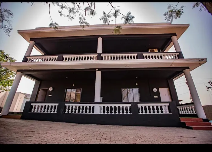 Ll Empyrean Stays Ll 6Bhk Ac Black Bunglow Ll