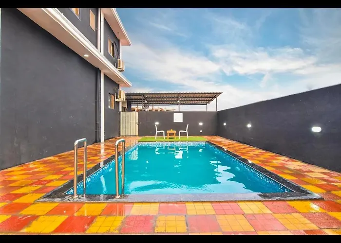 Ll Empyrean Stays Ll 6Bhk Ac Black Bunglow Ll